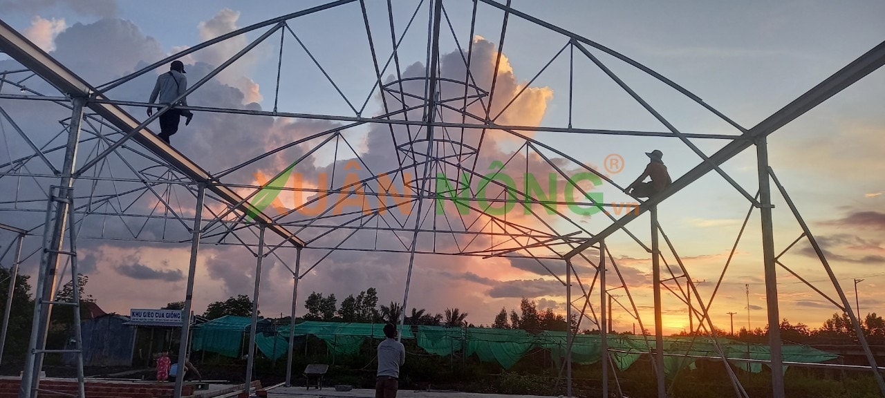 Khu nhà màng được bố trí cho hoạt động ươm cây giống